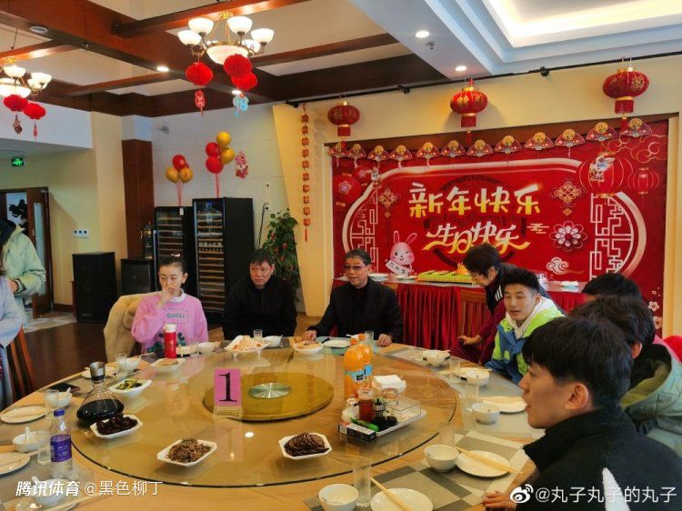 由黄建新监制，黄雷执导，李治廷、张榕容、白客、鲁伯特;格雷夫斯（英国）、周韦彤主演的爱情轻喜剧电影《合法伴侣》发布推广曲《漂洋过海来看你》MV